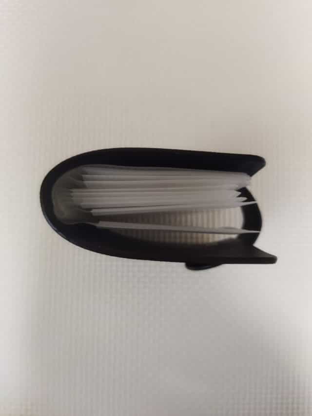 カードホルダーの膨らみ