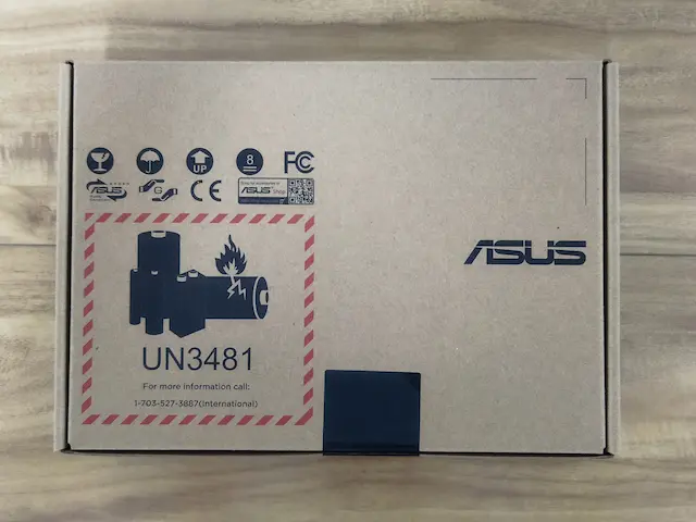 Chromebook Detachable CM3　箱