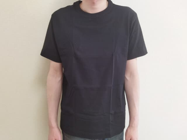 ファミマアウターTシャツ　前