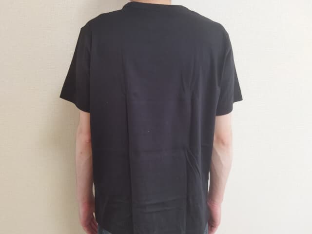 ファミマアウターTシャツ　後ろ