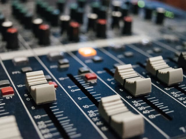 ラジオが聴けるアプリ