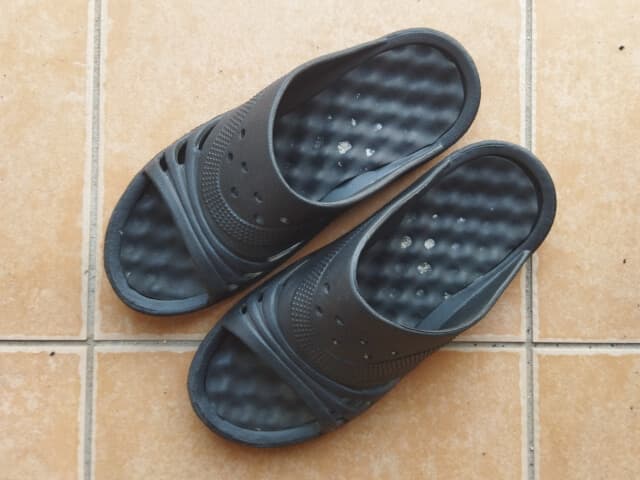 100円ショップのサンダル