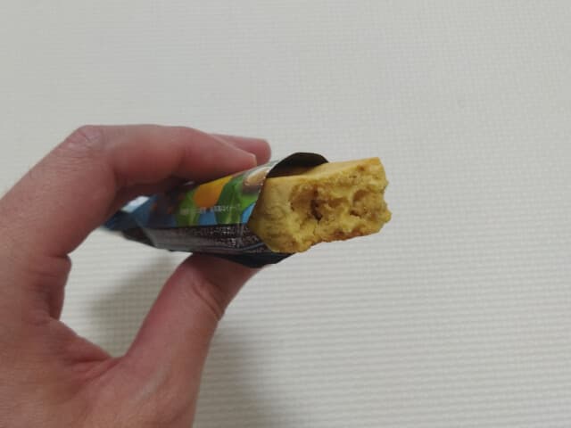 ソイジョイプラントベース ホワイトチョコ&レモン　断面